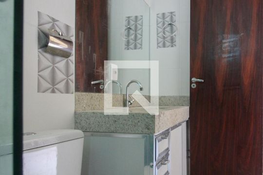 Banheiro da Suíte de apartamento para alugar com 2 quartos, 65m² em Liberdade, Belo Horizonte
