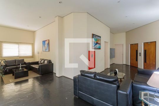 Hall de entrada de kitnet/studio para alugar com 1 quarto, 40m² em Moema, São Paulo