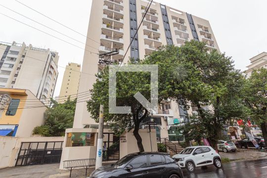 Fachada de kitnet/studio para alugar com 1 quarto, 40m² em Moema, São Paulo