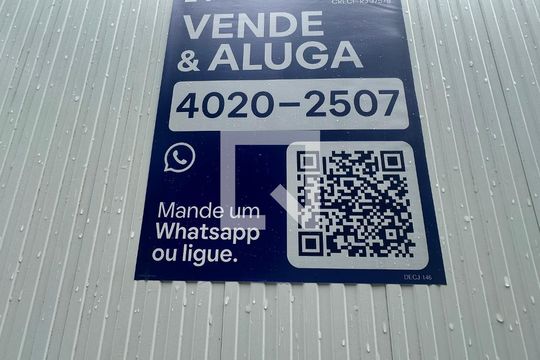 Placa de casa de condomínio para alugar com 4 quartos, 500m² em Vargem Grande, Rio de Janeiro