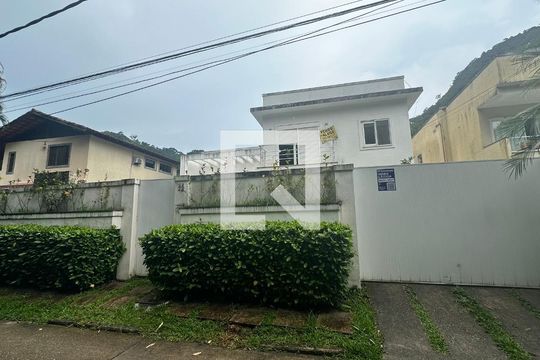 Fachada de casa de condomínio para alugar com 4 quartos, 500m² em Vargem Grande, Rio de Janeiro