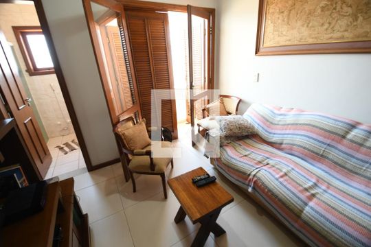 Quarto 2 - Suíte de casa de condomínio à venda com 3 quartos, 500m² em Bairro das Palmeiras, Campinas