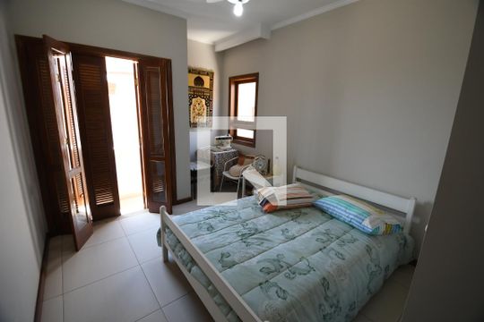 Quarto 1 - Suíte de casa de condomínio à venda com 3 quartos, 500m² em Bairro das Palmeiras, Campinas