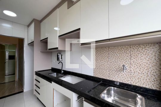 Cozinha e área de serviço de apartamento para alugar com 1 quarto, 34m² em Liberdade, São Paulo