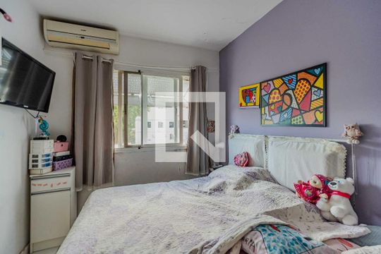 Quarto 1 de apartamento à venda com 2 quartos, 70m² em Menino Deus, Porto Alegre
