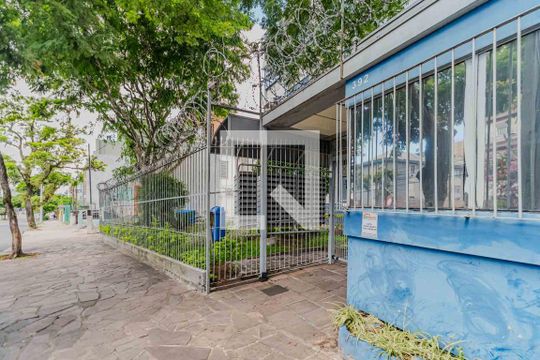Fachada de apartamento à venda com 2 quartos, 70m² em Menino Deus, Porto Alegre