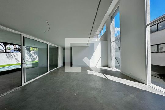 Casa à venda com 4 quartos, 712m² em Jardim Cordeiro, São Paulo