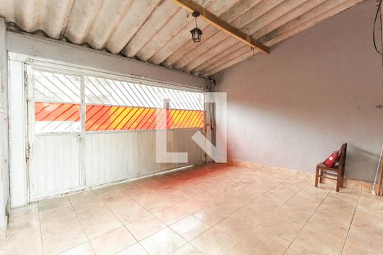 Garagem de casa à venda com 4 quartos, 180m² em Vila Taquari, São Paulo