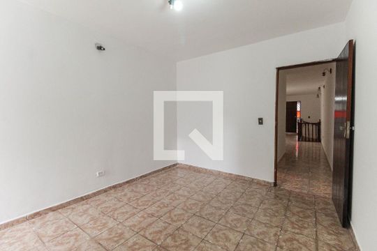 Suíte de casa à venda com 4 quartos, 180m² em Vila Taquari, São Paulo