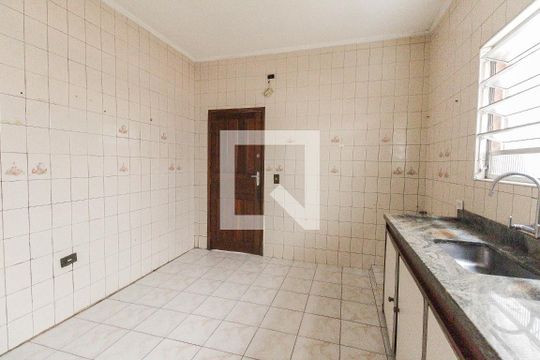Cozinha de casa à venda com 4 quartos, 180m² em Vila Taquari, São Paulo