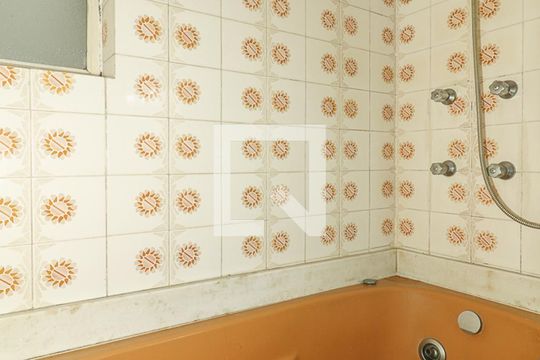 Banheiro da Suíte de apartamento à venda com 3 quartos, 101m² em Santa Cecília, Porto Alegre