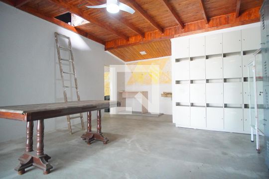 Sala 2 de casa à venda com 4 quartos, 400m² em Jardim Sabará, Porto Alegre