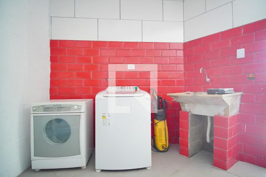 Área de Serviço de casa à venda com 4 quartos, 400m² em Jardim Sabará, Porto Alegre