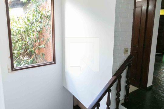 Escada de casa à venda com 3 quartos, 1240m² em Jardim Atlântico, Belo Horizonte
