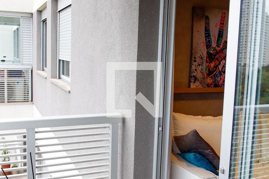 Sacada de apartamento à venda com 2 quartos, 62m² em Industrial Autonomistas, Osasco