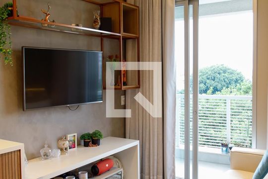 Sala de apartamento à venda com 2 quartos, 62m² em Industrial Autonomistas, Osasco