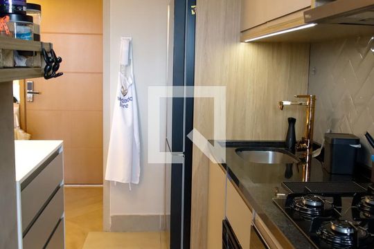 Cozinha de apartamento à venda com 2 quartos, 62m² em Industrial Autonomistas, Osasco