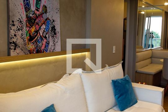 Sala de apartamento à venda com 2 quartos, 62m² em Industrial Autonomistas, Osasco