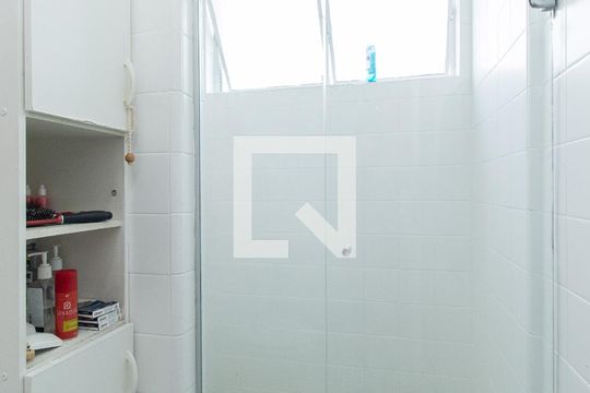 Banheiro de apartamento à venda com 2 quartos, 74m² em Liberdade, São Paulo