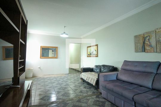 Sala de casa à venda com 5 quartos, 250m² em Vila Antonieta, São Paulo