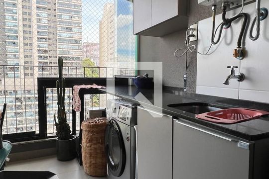 Área de Serviço de apartamento para alugar com 2 quartos, 52m² em Pinheiros, São Paulo
