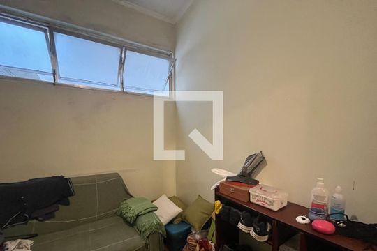 Quarto de Serviço de apartamento para alugar com 2 quartos, 110m² em Boqueirão, Santos