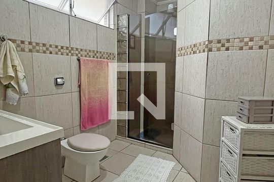 Banheiro do Quarto 1 de apartamento para alugar com 2 quartos, 110m² em Boqueirão, Santos