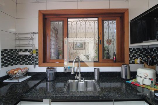 Cozinha de casa à venda com 3 quartos, 200m² em Jardim Sabará, São Paulo