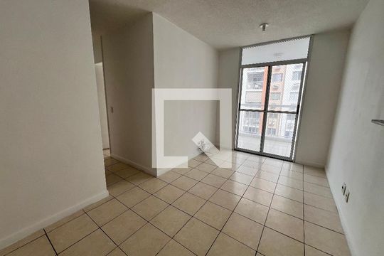 Sala de apartamento à venda com 2 quartos, 50m² em Anil, Rio de Janeiro