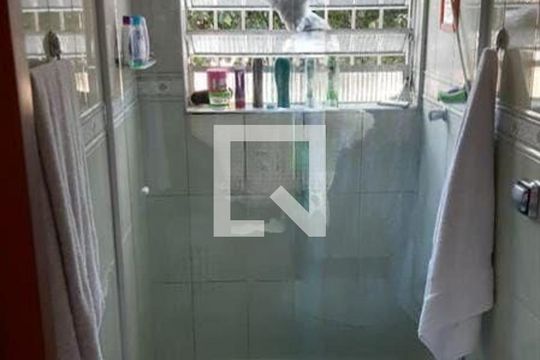 Casa à venda com 3 quartos, 210m² em Vila Tolstoi, São Paulo
