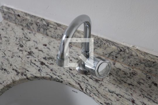 Banheiro de casa de condomínio para alugar com 2 quartos, 70m² em Casa Verde Alta, São Paulo