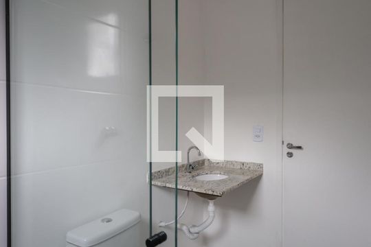 Banheiro de casa de condomínio para alugar com 2 quartos, 70m² em Casa Verde Alta, São Paulo