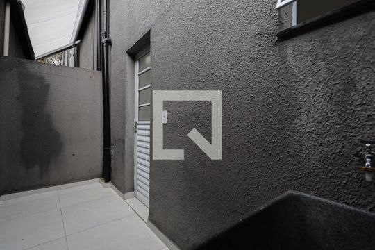 Área de serviço de casa de condomínio para alugar com 2 quartos, 70m² em Casa Verde Alta, São Paulo