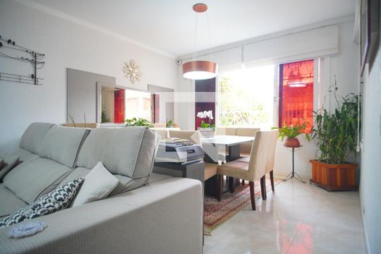 Sala de casa para alugar com 3 quartos, 250m² em São Sebastião, Porto Alegre