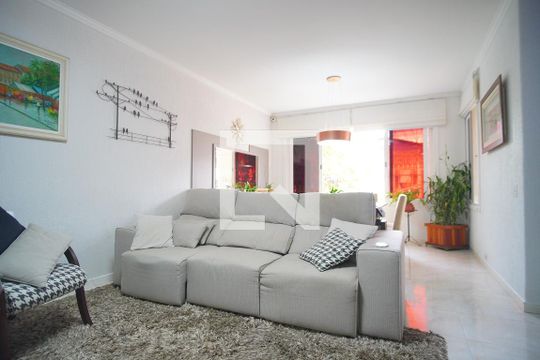 Sala de casa para alugar com 3 quartos, 250m² em São Sebastião, Porto Alegre