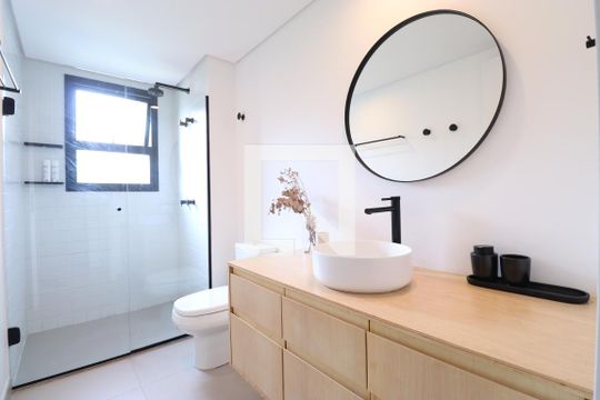 Banheiro da Suíte 1 de apartamento à venda com 3 quartos, 138m² em Vila Ipojuca, São Paulo