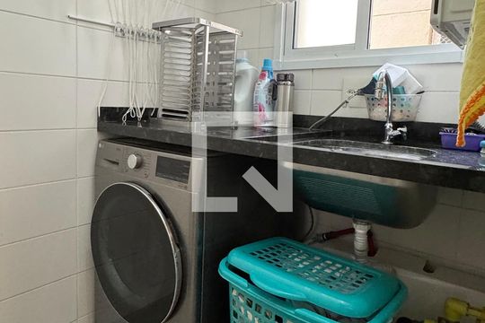 Área de Serviço de apartamento à venda com 3 quartos, 85m² em Jardim Tupanci, Barueri