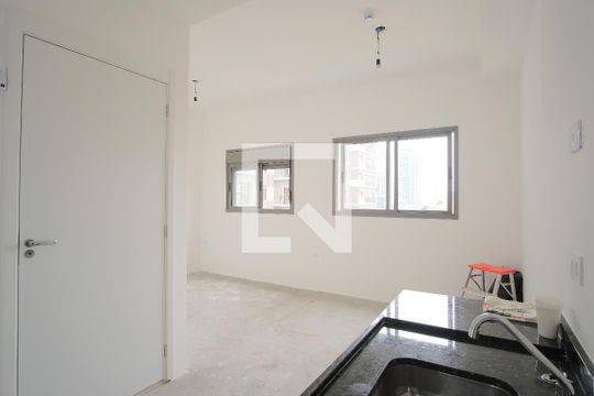 Cozinha de apartamento para alugar com 1 quarto, 27m² em Vila Aricanduva, São Paulo