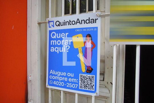 Plaquinha de casa à venda com 4 quartos, 125m² em Independência, Porto Alegre