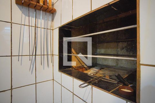 Área Churrasqueira de casa à venda com 4 quartos, 125m² em Independência, Porto Alegre
