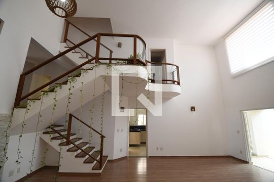 Sala de casa de condomínio para alugar com 4 quartos, 480m² em Loteamento Caminhos de San Conrado (sousas), Campinas