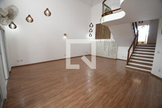 Sala de casa de condomínio para alugar com 4 quartos, 480m² em Loteamento Caminhos de San Conrado (sousas), Campinas