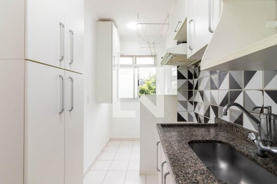 Cozinha de apartamento para alugar com 2 quartos, 49m² em Imirim, São Paulo