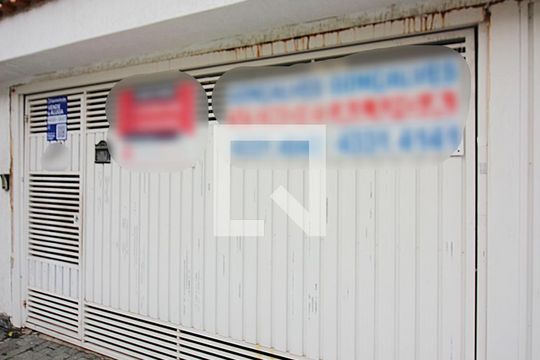 Fachada de casa à venda com 4 quartos, 185m² em Vila Alvinopolis, São Bernardo do Campo