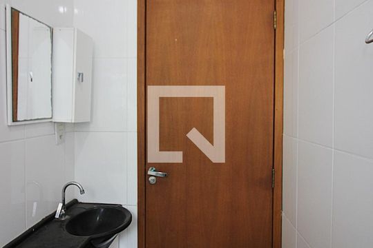 Banheiro Social 2 de casa à venda com 4 quartos, 185m² em Vila Alvinopolis, São Bernardo do Campo