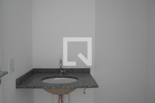 Banheiro de kitnet/studio à venda com 1 quarto, 24m² em Cerqueira César, São Paulo