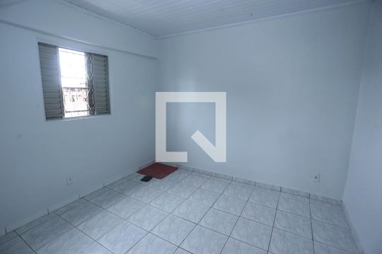 Quarto 1 de casa para alugar com 2 quartos, 95m² em Conjunto 8, Brasília
