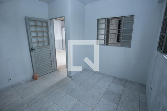 Sala de casa para alugar com 2 quartos, 95m² em Conjunto 8, Brasília