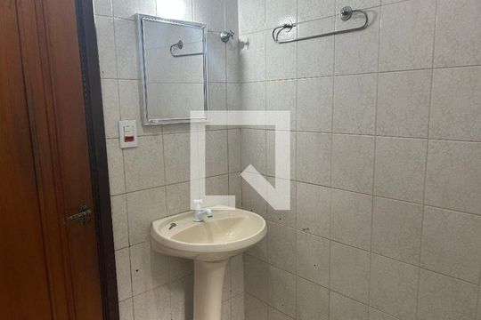Banheiro de casa à venda com 3 quartos, 180m² em Vila Georgina, Campinas