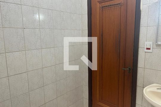 Banheiro de casa à venda com 3 quartos, 180m² em Vila Georgina, Campinas